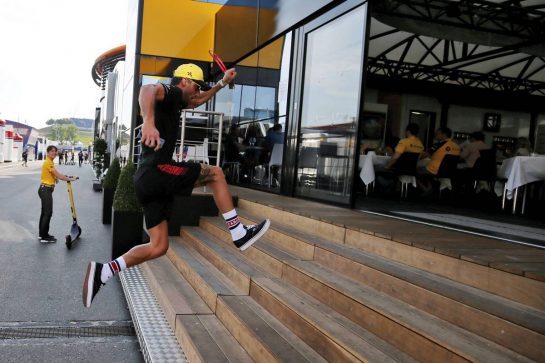 Daniel Ricciardo (AUS) Renault F1 Team.
27.06.2019. Formula 1 World Championship, Rd 9, Austrian Grand Prix, Spielberg, Austria, Preparation Day.
- www.xpbimages.com, EMail: requests@xpbimages.com - copy of publication required for printed pictures. Every used picture is fee-liable. © Copyright: Moy / XPB Images