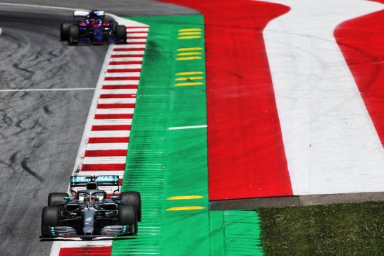 Lewis Hamilton (GBR) Mercedes AMG F1 W10.
28.06.2019. Formula 1 World Championship, Rd 9, Austrian Grand Prix, Spielberg, Austria, Practice Day.
- www.xpbimages.com, EMail: requests@xpbimages.com - copy of publication required for printed pictures. Every used picture is fee-liable. © Copyright: Moy / XPB Images