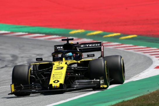 Daniel Ricciardo (AUS), Renault F1 Team 
29.06.2019. Formula 1 World Championship, Rd 9, Austrian Grand Prix, Spielberg, Austria, Qualifying Day.
- www.xpbimages.com, EMail: requests@xpbimages.com - copy of publication required for printed pictures. Every used picture is fee-liable. © Copyright: Charniaux / XPB Images