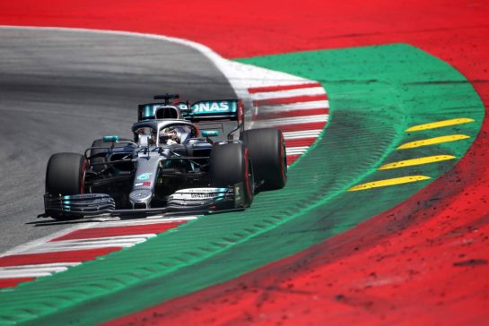 Lewis Hamilton (GBR), Mercedes AMG F1  
29.06.2019. Formula 1 World Championship, Rd 9, Austrian Grand Prix, Spielberg, Austria, Qualifying Day.
- www.xpbimages.com, EMail: requests@xpbimages.com - copy of publication required for printed pictures. Every used picture is fee-liable. © Copyright: Charniaux / XPB Images