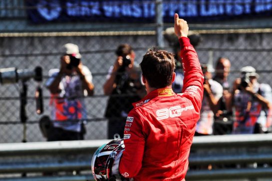 Charles Leclerc (MON) Ferrari celebrates his pole position in qualifying parc ferme.
29.06.2019. Formula 1 World Championship, Rd 9, Austrian Grand Prix, Spielberg, Austria, Qualifying Day.
- www.xpbimages.com, EMail: requests@xpbimages.com - copy of publication required for printed pictures. Every used picture is fee-liable. © Copyright: Photo4 / XPB Images