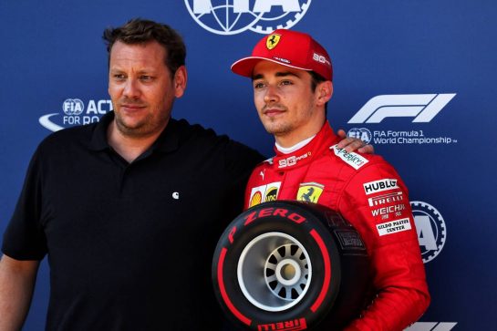 Charles Leclerc (MON) Ferrari receives the Pirelli Pole Position award from Lukas Lauda (AUT).
29.06.2019. Formula 1 World Championship, Rd 9, Austrian Grand Prix, Spielberg, Austria, Qualifying Day.
- www.xpbimages.com, EMail: requests@xpbimages.com - copy of publication required for printed pictures. Every used picture is fee-liable. © Copyright: Photo4 / XPB Images