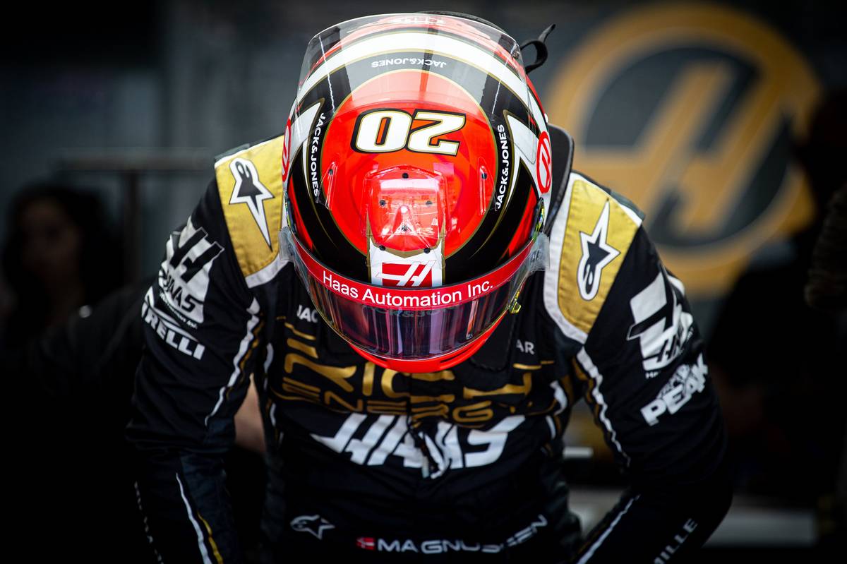 Kevin Magnussen (DEN) Haas VF-19.