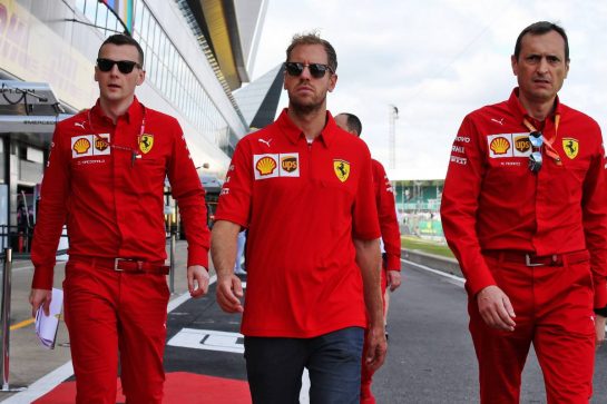 Sebastian Vettel (GER) Ferrari walks the circuit with the team.
11.07.2019. Formula 1 World Championship, Rd 10, British Grand Prix, Silverstone, England, Preparation Day.
- www.xpbimages.com, EMail: requests@xpbimages.com - copy of publication required for printed pictures. Every used picture is fee-liable. © Copyright: Batchelor / XPB Images