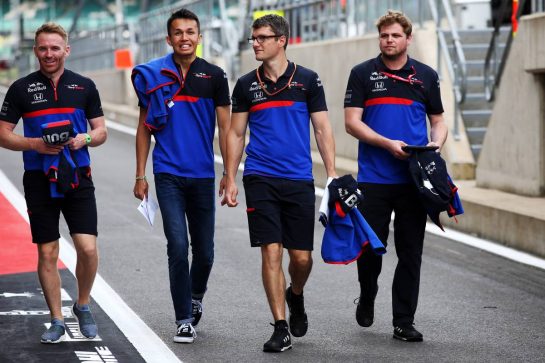Alexander Albon (THA) Scuderia Toro Rosso walks the circuit with the team.
11.07.2019. Formula 1 World Championship, Rd 10, British Grand Prix, Silverstone, England, Preparation Day.
- www.xpbimages.com, EMail: requests@xpbimages.com - copy of publication required for printed pictures. Every used picture is fee-liable. © Copyright: Batchelor / XPB Images