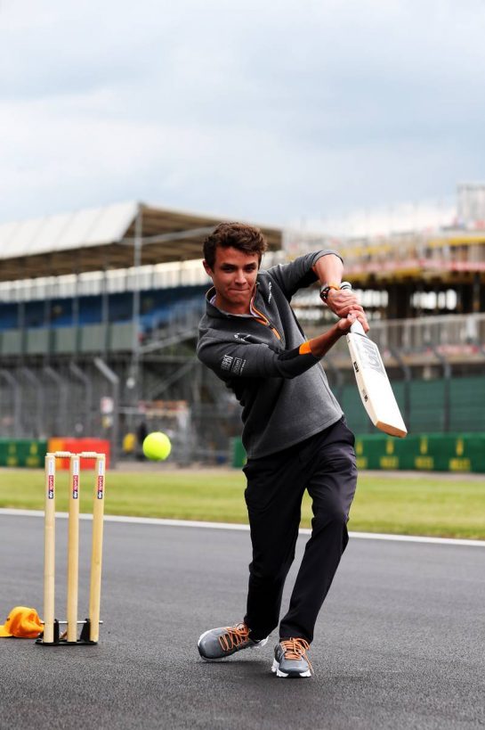 Lando Norris (GBR) McLaren plays cricket.
11.07.2019. Formula 1 World Championship, Rd 10, British Grand Prix, Silverstone, England, Preparation Day.
- www.xpbimages.com, EMail: requests@xpbimages.com - copy of publication required for printed pictures. Every used picture is fee-liable. © Copyright: Moy / XPB Images