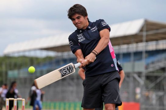 Lance Stroll (CDN) Racing Point F1 Team plays cricket.
11.07.2019. Formula 1 World Championship, Rd 10, British Grand Prix, Silverstone, England, Preparation Day.
- www.xpbimages.com, EMail: requests@xpbimages.com - copy of publication required for printed pictures. Every used picture is fee-liable. © Copyright: Moy / XPB Images