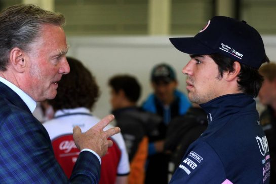 (L to R): Chase Carey (USA) Formula One Group Chairman with Lance Stroll (CDN) Racing Point F1 Team on the drivers parade.
14.07.2019. Formula 1 World Championship, Rd 10, British Grand Prix, Silverstone, England, Race Day.
- www.xpbimages.com, EMail: requests@xpbimages.com - copy of publication required for printed pictures. Every used picture is fee-liable. © Copyright: Davenport / XPB Images
