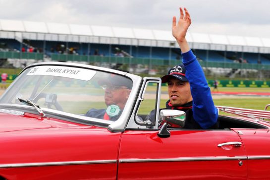 Daniil Kvyat (RUS) Scuderia Toro Rosso on the drivers parade.
14.07.2019. Formula 1 World Championship, Rd 10, British Grand Prix, Silverstone, England, Race Day.
- www.xpbimages.com, EMail: requests@xpbimages.com - copy of publication required for printed pictures. Every used picture is fee-liable. © Copyright: Davenport / XPB Images