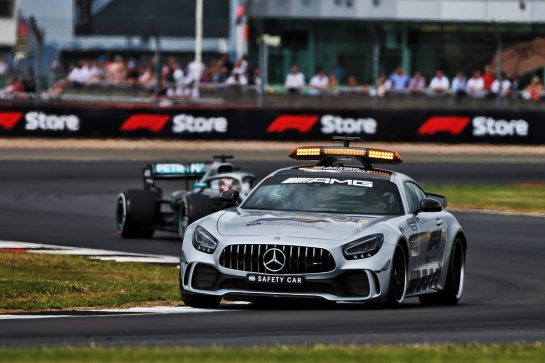 Lewis Hamilton (GBR) Mercedes AMG F1 W10 leads behind the FIA Safety Car.
14.07.2019. Formula 1 World Championship, Rd 10, British Grand Prix, Silverstone, England, Race Day.
- www.xpbimages.com, EMail: requests@xpbimages.com - copy of publication required for printed pictures. Every used picture is fee-liable. © Copyright: Moy / XPB Images