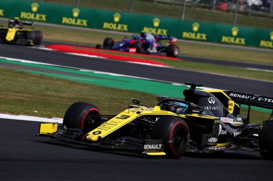 Daniel Ricciardo (AUS) Renault Sport F1 Team RS19.
14.07.2019. Formula 1 World Championship, Rd 10, British Grand Prix, Silverstone, England, Race Day.
- www.xpbimages.com, EMail: requests@xpbimages.com - copy of publication required for printed pictures. Every used picture is fee-liable. © Copyright: Batchelor / XPB Images