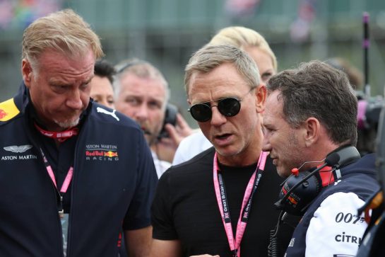 Daniel Craig (GBR), Actor (007 James Bond) with Christian Horner (GBR) Red Bull Racing Team Principal 
14.07.2019. Formula 1 World Championship, Rd 10, British Grand Prix, Silverstone, England, Race Day.
- www.xpbimages.com, EMail: requests@xpbimages.com - copy of publication required for printed pictures. Every used picture is fee-liable. © Copyright: Batchelor / XPB Images