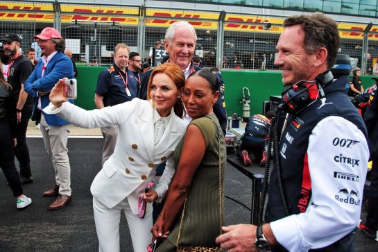 (L to R): Geri Horner (GBR) Singer with Mel B (GBR) Singer and Christian Horner (GBR) Red Bull Racing Team Principal on the grid.
14.07.2019. Formula 1 World Championship, Rd 10, British Grand Prix, Silverstone, England, Race Day.
- www.xpbimages.com, EMail: requests@xpbimages.com - copy of publication required for printed pictures. Every used picture is fee-liable. © Copyright: Photo4 / XPB Images