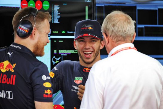 Pierre Gasly (FRA) Red Bull Racing with Dr Helmut Marko (AUT) Red Bull Motorsport Consultant.
26.07.2019. Formula 1 World Championship, Rd 11, German Grand Prix, Hockenheim, Germany, Practice Day.
- www.xpbimages.com, EMail: requests@xpbimages.com - copy of publication required for printed pictures. Every used picture is fee-liable. © Copyright: Batchelor / XPB Images