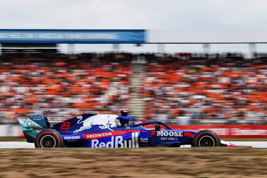 Alexander Albon (THA) Scuderia Toro Rosso STR14.
27.07.2019. Formula 1 World Championship, Rd 11, German Grand Prix, Hockenheim, Germany, Qualifying Day.
- www.xpbimages.com, EMail: requests@xpbimages.com - copy of publication required for printed pictures. Every used picture is fee-liable. © Copyright: Moy / XPB Images