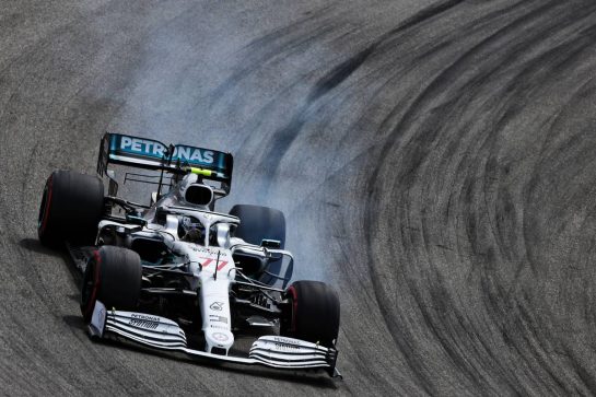 Valtteri Bottas (FIN) Mercedes AMG F1 W10 locks up under braking.
27.07.2019. Formula 1 World Championship, Rd 11, German Grand Prix, Hockenheim, Germany, Qualifying Day.
- www.xpbimages.com, EMail: requests@xpbimages.com - copy of publication required for printed pictures. Every used picture is fee-liable. © Copyright: Moy / XPB Images