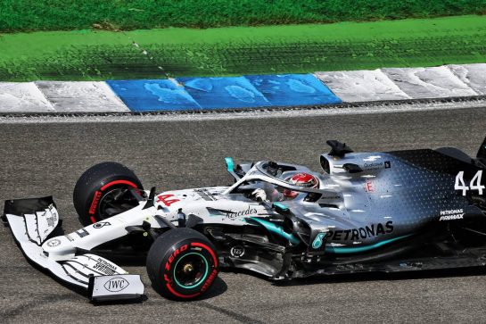 Lewis Hamilton (GBR) Mercedes AMG F1 W10 celebrates his pole position.
27.07.2019. Formula 1 World Championship, Rd 11, German Grand Prix, Hockenheim, Germany, Qualifying Day.
- www.xpbimages.com, EMail: requests@xpbimages.com - copy of publication required for printed pictures. Every used picture is fee-liable. © Copyright: Moy / XPB Images