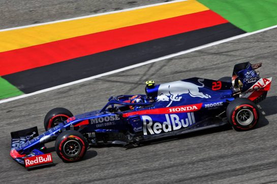 Alexander Albon (THA) Scuderia Toro Rosso STR14.
27.07.2019. Formula 1 World Championship, Rd 11, German Grand Prix, Hockenheim, Germany, Qualifying Day.
- www.xpbimages.com, EMail: requests@xpbimages.com - copy of publication required for printed pictures. Every used picture is fee-liable. © Copyright: Moy / XPB Images