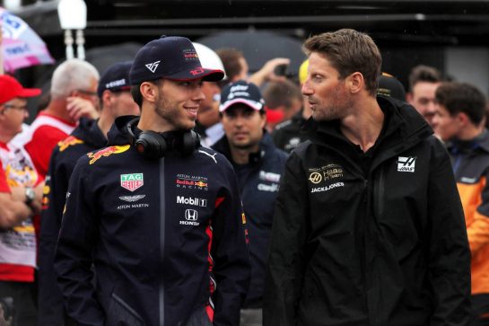 (L to R): Pierre Gasly (FRA) Red Bull Racing with Romain Grosjean (FRA) Haas F1 Team on the drivers parade.
28.07.2019. Formula 1 World Championship, Rd 11, German Grand Prix, Hockenheim, Germany, Race Day.
- www.xpbimages.com, EMail: requests@xpbimages.com - copy of publication required for printed pictures. Every used picture is fee-liable. © Copyright: Photo4 / XPB Images