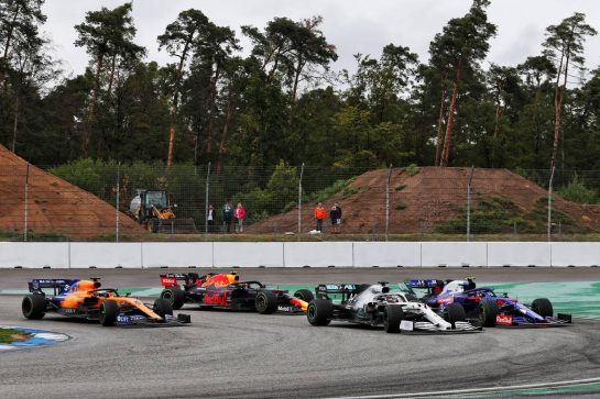 (L to R): Carlos Sainz Jr (ESP) McLaren MCL34; Pierre Gasly (FRA) Red Bull Racing RB15; Lewis Hamilton (GBR) Mercedes AMG F1 W10; and Alexander Albon (THA) Scuderia Toro Rosso STR14.
28.07.2019. Formula 1 World Championship, Rd 11, German Grand Prix, Hockenheim, Germany, Race Day.
- www.xpbimages.com, EMail: requests@xpbimages.com - copy of publication required for printed pictures. Every used picture is fee-liable. © Copyright: Moy / XPB Images