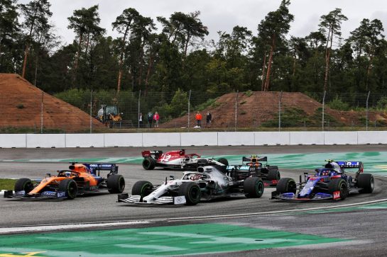 (L to R): Carlos Sainz Jr (ESP) McLaren MCL34; Pierre Gasly (FRA) Red Bull Racing RB15; Lewis Hamilton (GBR) Mercedes AMG F1 W10; and Alexander Albon (THA) Scuderia Toro Rosso STR14.
28.07.2019. Formula 1 World Championship, Rd 11, German Grand Prix, Hockenheim, Germany, Race Day.
- www.xpbimages.com, EMail: requests@xpbimages.com - copy of publication required for printed pictures. Every used picture is fee-liable. © Copyright: Moy / XPB Images