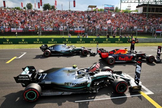 Max Verstappen (NLD) Red Bull Racing RB15 celebrates his pole position in qualifying parc ferme with Valtteri Bottas (FIN) Mercedes AMG F1 W10 and Lewis Hamilton (GBR) Mercedes AMG F1 W10.
03.08.2019. Formula 1 World Championship, Rd 12, Hungarian Grand Prix, Budapest, Hungary, Qualifying Day.
- www.xpbimages.com, EMail: requests@xpbimages.com - copy of publication required for printed pictures. Every used picture is fee-liable. © Copyright: Batchelor / XPB Images