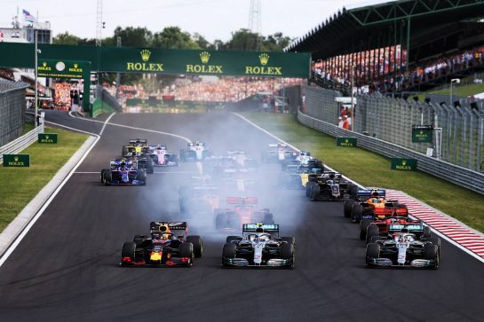 (L to R): Max Verstappen (NLD) Red Bull Racing RB15, Valtteri Bottas (FIN) Mercedes AMG F1 W10, and Lewis Hamilton (GBR) Mercedes AMG F1 W10, at the start of the race.
04.08.2019. Formula 1 World Championship, Rd 12, Hungarian Grand Prix, Budapest, Hungary, Race Day.
- www.xpbimages.com, EMail: requests@xpbimages.com - copy of publication required for printed pictures. Every used picture is fee-liable. © Copyright: Moy / XPB Images