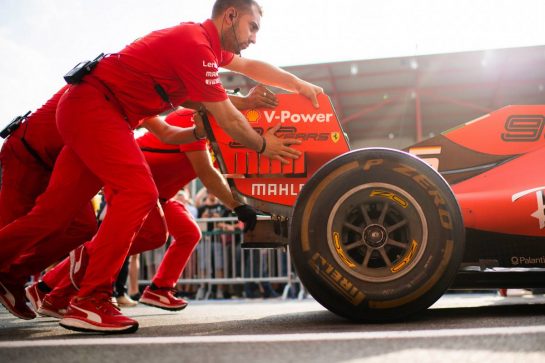 Ferrari mechanics practice a pit stop.
29.08.2019. Formula 1 World Championship, Rd 13, Belgian Grand Prix, Spa Francorchamps, Belgium, Preparation Day.
- www.xpbimages.com, EMail: requests@xpbimages.com - copy of publication required for printed pictures. Every used picture is fee-liable. © Copyright: Price / XPB Images