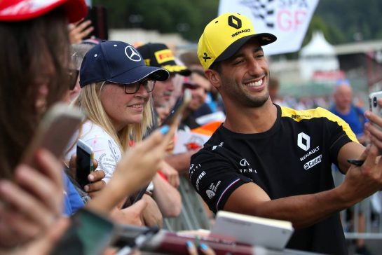 Daniel Ricciardo (AUS), Renault F1 Team 29.08.2019. Formula 1 World Championship, Rd 13, Belgian Grand Prix, Spa Francorchamps, Belgium, Preparation Day.- www.xpbimages.com, EMail: requests@xpbimages.com - copy of publication required for printed pictures. Every used picture is fee-liable. © Copyright: Charniaux / XPB Images