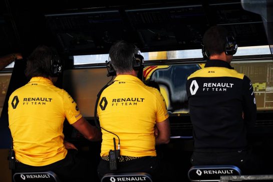 Renault F1 Team pit gantry.
30.08.2019. Formula 1 World Championship, Rd 13, Belgian Grand Prix, Spa Francorchamps, Belgium, Practice Day.
- www.xpbimages.com, EMail: requests@xpbimages.com - copy of publication required for printed pictures. Every used picture is fee-liable. © Copyright: Batchelor / XPB Images