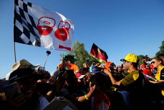 Daniel Ricciardo (AUS), Renault F1 Team 
01.08.2019. Formula 1 World Championship, Rd 12, Hungarian Grand Prix, Budapest, Hungary, Preparation Day.
- www.xpbimages.com, EMail: requests@xpbimages.com - copy of publication required for printed pictures. Every used picture is fee-liable. © Copyright: Charniaux / XPB Images