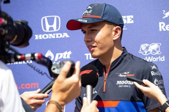 Alexander Albon (THA) Scuderia Toro Rosso.
01.08.2019. Formula 1 World Championship, Rd 12, Hungarian Grand Prix, Budapest, Hungary, Preparation Day.
- www.xpbimages.com, EMail: requests@xpbimages.com - copy of publication required for printed pictures. Every used picture is fee-liable. © Copyright: Bearne / XPB Images