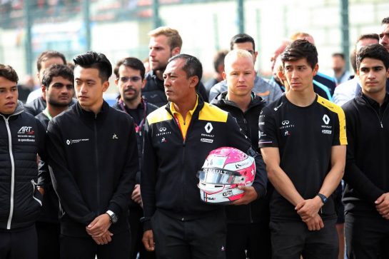 F1, F2, and F3 pay their respects to Anthoine Hubert: Guanyu Zhou (CHN) Renault F1 Team Test and Development Driver; Mia Sharizman (MAL) Renault Sport Academy Director; Jack Aitken (GBR) / (KOR) Renault F1 Team Test Driver.
01.09.2019. Formula 1 World Championship, Rd 13, Belgian Grand Prix, Spa Francorchamps, Belgium, Race Day.
- www.xpbimages.com, EMail: requests@xpbimages.com - copy of publication required for printed pictures. Every used picture is fee-liable. © Copyright: Charniaux / XPB Images