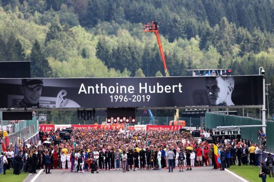 The grid pays tribute to Anthoine Hubert.
01.09.2019. Formula 1 World Championship, Rd 13, Belgian Grand Prix, Spa Francorchamps, Belgium, Race Day.
- www.xpbimages.com, EMail: requests@xpbimages.com - copy of publication required for printed pictures. Every used picture is fee-liable. © Copyright: Charniaux / XPB Images