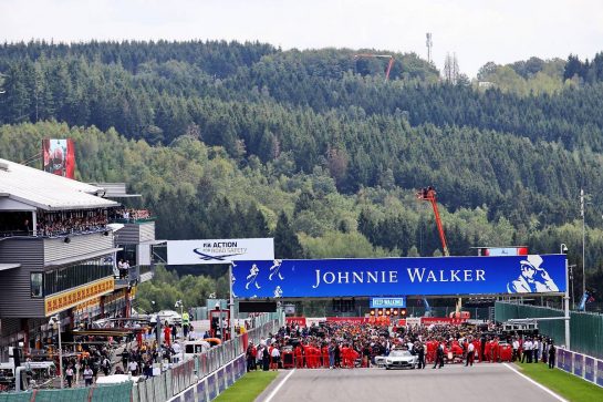 The grid before the start of the race.
01.09.2019. Formula 1 World Championship, Rd 13, Belgian Grand Prix, Spa Francorchamps, Belgium, Race Day.
- www.xpbimages.com, EMail: requests@xpbimages.com - copy of publication required for printed pictures. Every used picture is fee-liable. © Copyright: Charniaux / XPB Images
