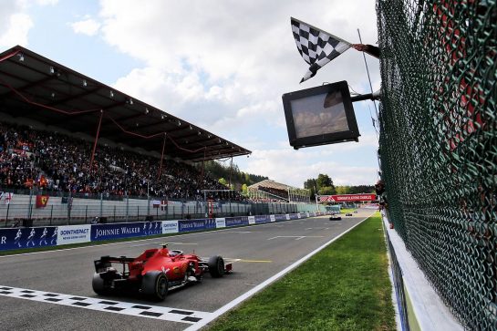 Race winner Charles Leclerc (MON) Ferrari SF90 takes the chequered flag at the end of the race.
01.09.2019. Formula 1 World Championship, Rd 13, Belgian Grand Prix, Spa Francorchamps, Belgium, Race Day.
- www.xpbimages.com, EMail: requests@xpbimages.com - copy of publication required for printed pictures. Every used picture is fee-liable. © Copyright: Charniaux / XPB Images