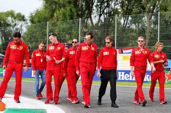 Sebastian Vettel (GER) Ferrari walks the circuit with the team.
05.09.2019. Formula 1 World Championship, Rd 14, Italian Grand Prix, Monza, Italy, Preparation Day.
- www.xpbimages.com, EMail: requests@xpbimages.com - copy of publication required for printed pictures. Every used picture is fee-liable. © Copyright: Batchelor / XPB Images