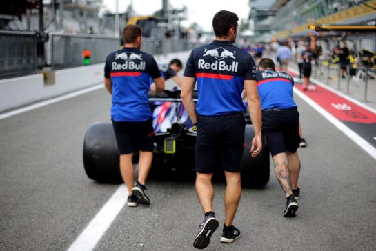 Scuderia Toro Rosso
05.09.2019. Formula 1 World Championship, Rd 14, Italian Grand Prix, Monza, Italy, Preparation Day.
- www.xpbimages.com, EMail: requests@xpbimages.com - copy of publication required for printed pictures. Every used picture is fee-liable. © Copyright: Charniaux / XPB Images