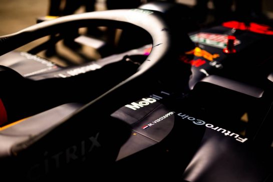 Red Bull Racing RB15 Halo cockpit cover.
05.09.2019. Formula 1 World Championship, Rd 14, Italian Grand Prix, Monza, Italy, Preparation Day.
- www.xpbimages.com, EMail: requests@xpbimages.com - copy of publication required for printed pictures. Every used picture is fee-liable. © Copyright: Filipe / XPB Images