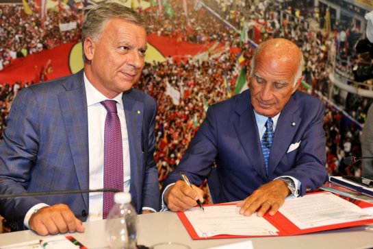 The Italian Grand Prix at Monza is confirmed for a further five years (L to R):  Dario Allevi, Mayor Municipality of Monza and Angelo Sticchi Damiani President of the Automobile Club of Italy.
03.09.2019 Formula 1 World Championship, Rd 14, Italian Grand Prix, Monza, Italy, Preparation Day.
- www.xpbimages.com, EMail: requests@xpbimages.com - copy of publication required for printed pictures. Every used picture is fee-liable. © Copyright: Photo4 / XPB Images
