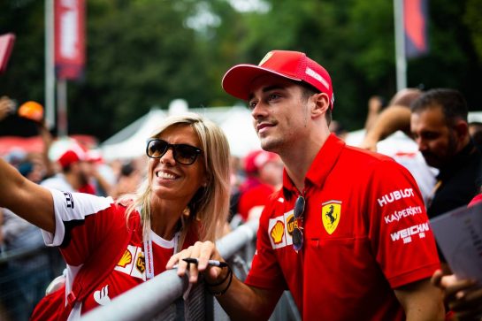 Charles Leclerc (MON) Ferrari with fans.
05.09.2019. Formula 1 World Championship, Rd 14, Italian Grand Prix, Monza, Italy, Preparation Day.
- www.xpbimages.com, EMail: requests@xpbimages.com - copy of publication required for printed pictures. Every used picture is fee-liable. © Copyright: Filipe / XPB Images