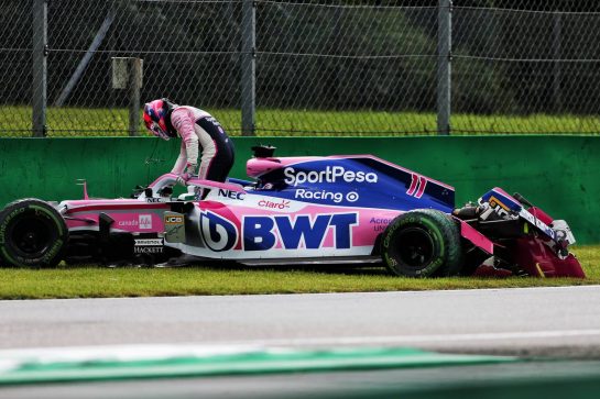 Sergio Perez (MEX) Racing Point F1 Team RP19 crashed in the first practice session.
06.09.2019. Formula 1 World Championship, Rd 14, Italian Grand Prix, Monza, Italy, Practice Day.
- www.xpbimages.com, EMail: requests@xpbimages.com - copy of publication required for printed pictures. Every used picture is fee-liable. © Copyright: Charniaux / XPB Images