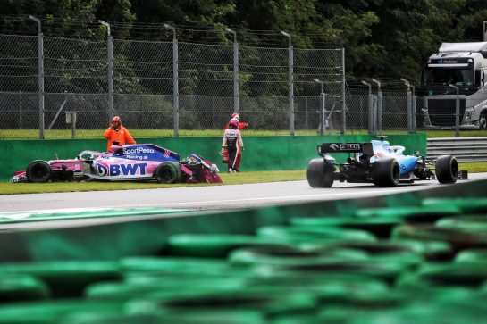 Sergio Perez (MEX) Racing Point F1 Team RP19 crashed in the first practice session.
06.09.2019. Formula 1 World Championship, Rd 14, Italian Grand Prix, Monza, Italy, Practice Day.
- www.xpbimages.com, EMail: requests@xpbimages.com - copy of publication required for printed pictures. Every used picture is fee-liable. © Copyright: Charniaux / XPB Images