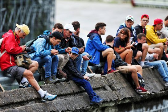 Circuit atmosphere - fans.
06.09.2019. Formula 1 World Championship, Rd 14, Italian Grand Prix, Monza, Italy, Practice Day.
- www.xpbimages.com, EMail: requests@xpbimages.com - copy of publication required for printed pictures. Every used picture is fee-liable. © Copyright: Moy / XPB Images