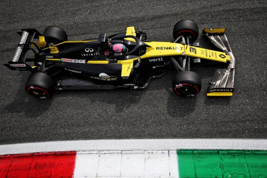 Daniel Ricciardo (AUS) Renault F1 Team RS19.
07.09.2019. Formula 1 World Championship, Rd 14, Italian Grand Prix, Monza, Italy, Qualifying Day.
- www.xpbimages.com, EMail: requests@xpbimages.com - copy of publication required for printed pictures. Every used picture is fee-liable. © Copyright: Moy / XPB Images
