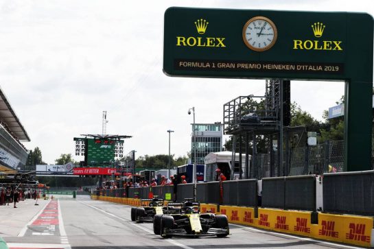 Daniel Ricciardo (AUS) Renault F1 Team RS19 and Nico Hulkenberg (GER) Renault F1 Team RS19 leave the pits.
07.09.2019. Formula 1 World Championship, Rd 14, Italian Grand Prix, Monza, Italy, Qualifying Day.
- www.xpbimages.com, EMail: requests@xpbimages.com - copy of publication required for printed pictures. Every used picture is fee-liable. © Copyright: Bearne / XPB Images