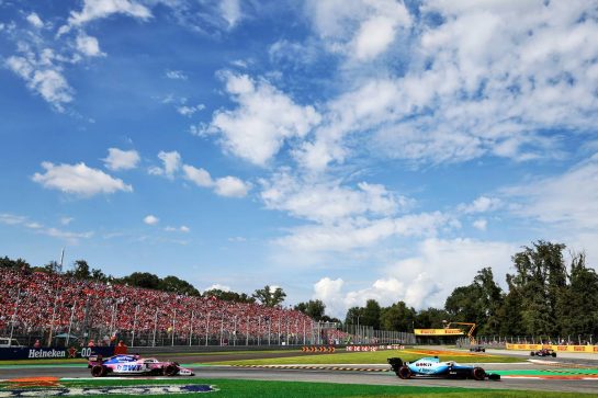 George Russell (GBR) Williams Racing FW42 leads Sergio Perez (MEX) Racing Point F1 Team RP19.
07.09.2019. Formula 1 World Championship, Rd 14, Italian Grand Prix, Monza, Italy, Qualifying Day.
- www.xpbimages.com, EMail: requests@xpbimages.com - copy of publication required for printed pictures. Every used picture is fee-liable. © Copyright: Moy / XPB Images