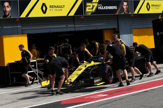 Daniel Ricciardo (AUS), Renault F1 Team
07.09.2019. Formula 1 World Championship, Rd 14, Italian Grand Prix, Monza, Italy, Qualifying Day.
- www.xpbimages.com, EMail: requests@xpbimages.com - copy of publication required for printed pictures. Every used picture is fee-liable. © Copyright: Charniaux / XPB Images