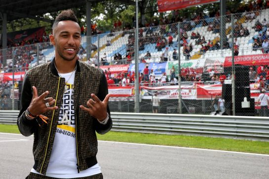 Pierre-Emerick Aubameyang (GAB) Arsenal Football Player - Pirelli Hot Laps.
07.09.2019. Formula 1 World Championship, Rd 14, Italian Grand Prix, Monza, Italy, Qualifying Day.
- www.xpbimages.com, EMail: requests@xpbimages.com - copy of publication required for printed pictures. Every used picture is fee-liable. © Copyright: Batchelor / XPB Images