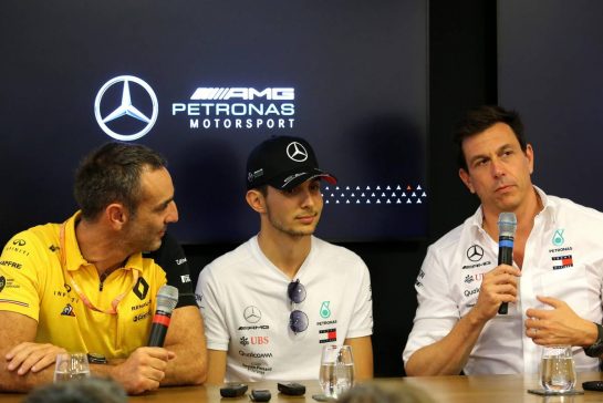 Cyril Abiteboul (FRA), Renault Sport F1 Managing Director, Esteban Ocon (FRA), Mercedes AMG F1 and Toto Wolff (GER), Mercedes AMG F1 Shareholder and Executive Directo
07.09.2019. Formula 1 World Championship, Rd 14, Italian Grand Prix, Monza, Italy, Qualifying Day.
- www.xpbimages.com, EMail: requests@xpbimages.com - copy of publication required for printed pictures. Every used picture is fee-liable. © Copyright: Charniaux / XPB Images